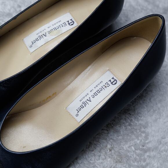 Etienne Aigner Vintage Ann Marie Navy and Black Toe Cap Pumps Womens Size 8.5 - Picture 8 of 16